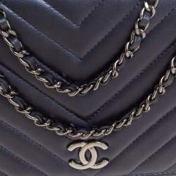 Pre Owned Chanel Navy Blue Chevron Lambskin Leather Studded Wallet On Chain