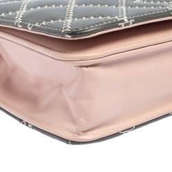 مملوكة مسبقًا Chanel Grey/Pink Quilted Leather Wild Stitch CC Wallet on Chain