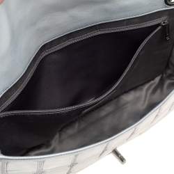 مملوكة مسبقًا حقيبة شانيل ايس كيوب إصدار محدود جلد وفينيل فضي ذات قلاب 