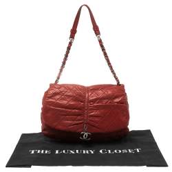 Pre Owned  حقيبة كتف شانيل بقلاب سي سي جلد مبطن أحمر