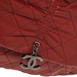 Pre Owned  حقيبة كتف شانيل بقلاب سي سي جلد مبطن أحمر