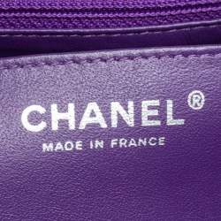 Pre Owned  حقيبة شانيل ماكسي كلاسيك ماكسي جلد كافيار أسود مبطن بقلاب مزدوج 