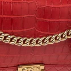مملوكة مسبقًا حقيبة شانيل نيو ريفرسو بوي جلد وجلد تمساح أحمر ذات قلاب متوسطة 