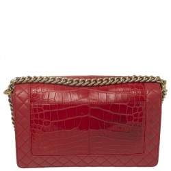 مملوكة مسبقًا حقيبة شانيل نيو ريفرسو بوي جلد وجلد تمساح أحمر ذات قلاب متوسطة 