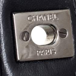 مملوكة مسبقًا حقيبة كروس شانيل ميني باترفلاي جلد أسود مبطن