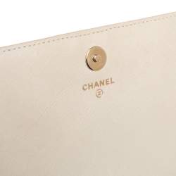 Pre Owned محفظة شانيل بوي جلد مبطن أخضر موس بسلسلة