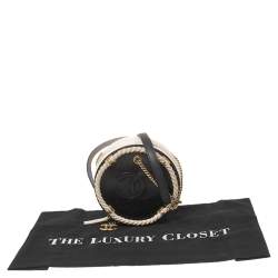 Pre Owned حقيبة شانيل اون فوغو جلد مبطن أبيض/أزرق كحلي مستديرة صغيرة