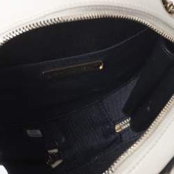 Pre Owned حقيبة شانيل اون فوغو جلد مبطن أبيض/أزرق كحلي مستديرة صغيرة