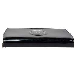 Pre Owned Chanel Black Patent Leather Trousse Maquil Wallet