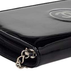 Pre Owned Chanel Black Patent Leather Trousse Maquil Wallet