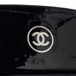 Pre Owned Chanel Black Patent Leather Trousse Maquil Wallet