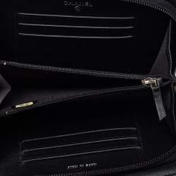 Pre Owned Chanel Black Patent Leather Trousse Maquil Wallet