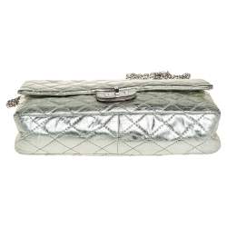 مملوكة مسبقًا Chanel Silver Quilted Leather Reissue 2.55 Classic 226 Flap Bag