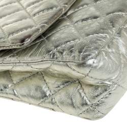 مملوكة مسبقًا Chanel Silver Quilted Leather Reissue 2.55 Classic 226 Flap Bag