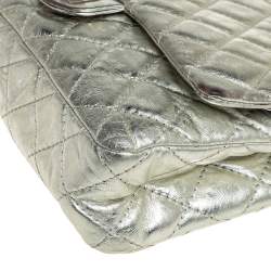 مملوكة مسبقًا Chanel Silver Quilted Leather Reissue 2.55 Classic 226 Flap Bag