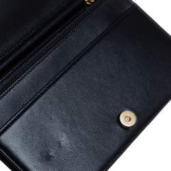 مملوكة مسبقًا محفظة شانيل بوي جلد خروف مبطن أسود بسلسلة