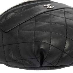 مملوكة مسبقًا Chanel Black Quilted Leather Halfmoon Bag