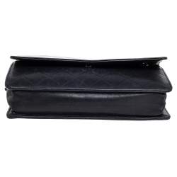 مملوكة مسبقًا Chanel Black Quilted Leather Logo Wallet On Chain