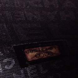 مملوكة مسبقًا Chanel Black Quilted Leather Logo Wallet On Chain