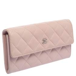 مملوكة مسبقًا Chanel Light Pink Quilted Leather CC Flap Continental Wallet