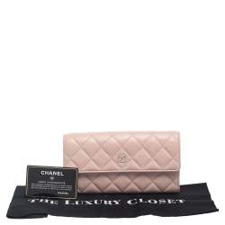 مملوكة مسبقًا Chanel Light Pink Quilted Leather CC Flap Continental Wallet