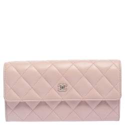 مملوكة مسبقًا Chanel Light Pink Quilted Leather CC Flap Continental Wallet