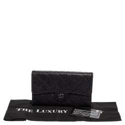 مملوكة مسبقًا Chanel Black Quilted Perforated Leather Continental Wallet