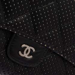 مملوكة مسبقًا Chanel Black Quilted Perforated Leather Continental Wallet