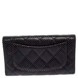 مملوكة مسبقًا Chanel Black Quilted Perforated Leather Continental Wallet