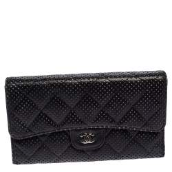 مملوكة مسبقًا Chanel Black Quilted Perforated Leather Continental Wallet