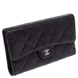 مملوكة مسبقًا Chanel Black Quilted Perforated Leather Continental Wallet