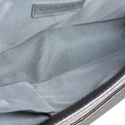 Pre Owned حقيبة شانيل قلاب بوي متوسطة نيو جلد مخرم مبطن فضي