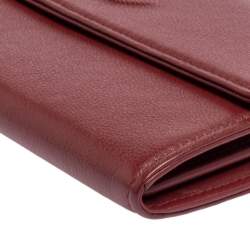 Pre Owned محفظة كونتينينتال شانيل جلد أحمر داكن قلاب مزين سي سي 