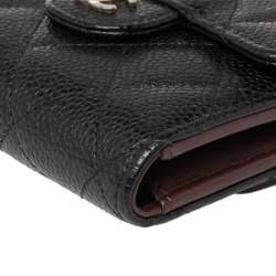 Pre Owned محفظة شانيل كلاسيك جلد كافيار أسود مبطن ثلاثية الطي بقلاب