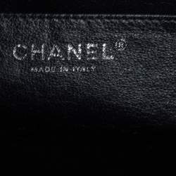 Pre Owned حقيبة شانيل كلاسيك ماكسي جلد لامع مبطن سوداء بقلاب واحد