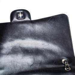 Pre Owned حقيبة شانيل كلاسيك ماكسي جلد لامع مبطن سوداء بقلاب واحد