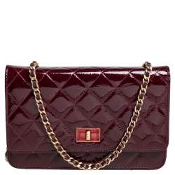 Pre Owned Chanel Burgundy Quilted Patent Leather Reissue Wallet On Chain