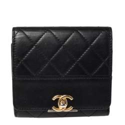 Pre Owned Chanel Black Quilted Leather CC Trifold Wallet