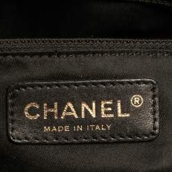 مملوكة مسبقًا حقيبة يد توتس شانيل شوبر جلد كافيار مبطنة سوداء صغيرة  