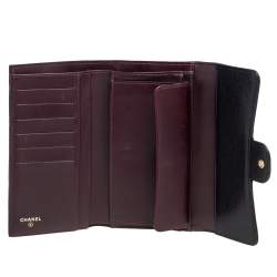 مملوكة مسبقًا Chanel Black Quilted Caviar Leather Classic Flap Wallet