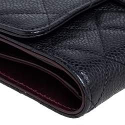 مملوكة مسبقًا Chanel Black Quilted Caviar Leather Classic Flap Wallet