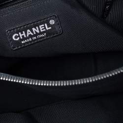 Pre Owned حقيبة يد توتس شانيل تايمليس بيتيت جلد كافيار أسود