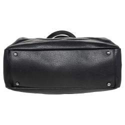 Pre Owned حقيبة يد توتس شانيل تايمليس بيتيت جلد كافيار أسود