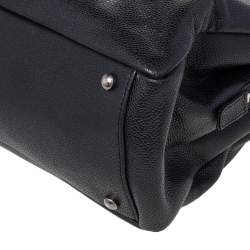 Pre Owned حقيبة يد توتس شانيل تايمليس بيتيت جلد كافيار أسود