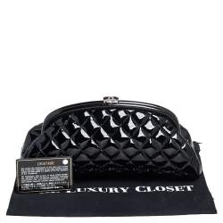 مملوكة مسبقًا حقيبة كلتش شانيل تايمليس جلد لامع مبطنة أسود