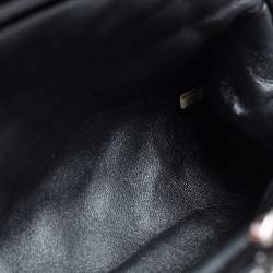 مملوكة مسبقًا حقيبة كلتش شانيل تايمليس جلد لامع مبطنة أسود