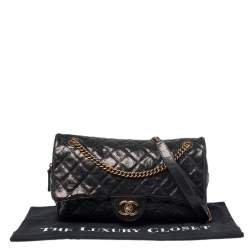 مملوكة مسبقًا حقيبة شانيل "إيزي" قلاب جلد كافيار أزرق ميتاليك