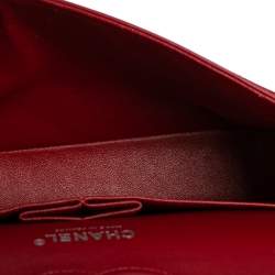 Pre Owned حقيبة شانيل قلاب مزدوج كلاسيك متوسطة جلد لامع مبطن أحمر