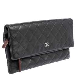 مملوكة مسبقًا Chanel Black Quilted Leather Fold Over Clutch