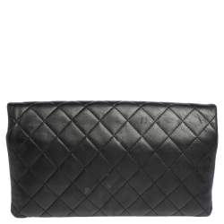 مملوكة مسبقًا Chanel Black Quilted Leather Fold Over Clutch